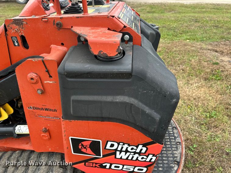 image for item DV0754 2018 Ditch Witch SK1050 compact utility loader