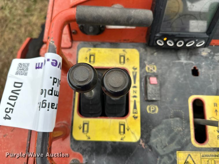 image for item DV0754 2018 Ditch Witch SK1050 compact utility loader