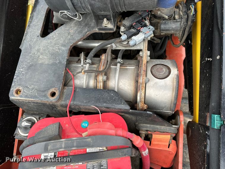 image for item DV0754 2018 Ditch Witch SK1050 compact utility loader