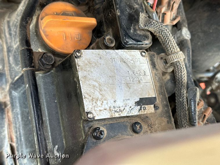 image for item DV0754 2018 Ditch Witch SK1050 compact utility loader