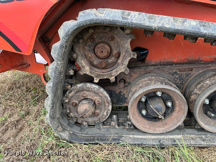 image for item DV0754 2018 Ditch Witch SK1050 compact utility loader