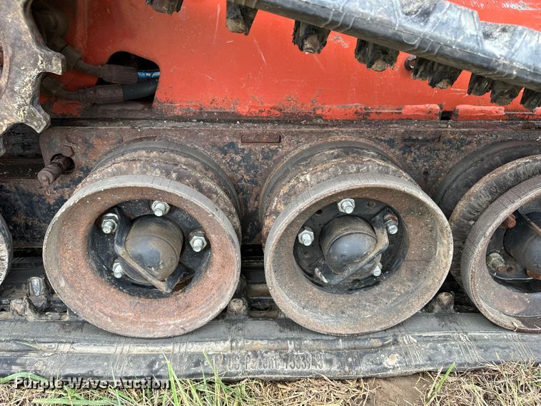 image for item DV0754 2018 Ditch Witch SK1050 compact utility loader