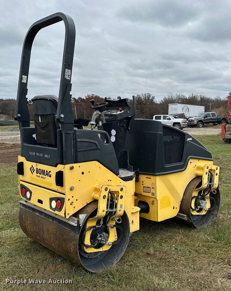 COMPACTADOR 2015 BOMAG BW120SL5