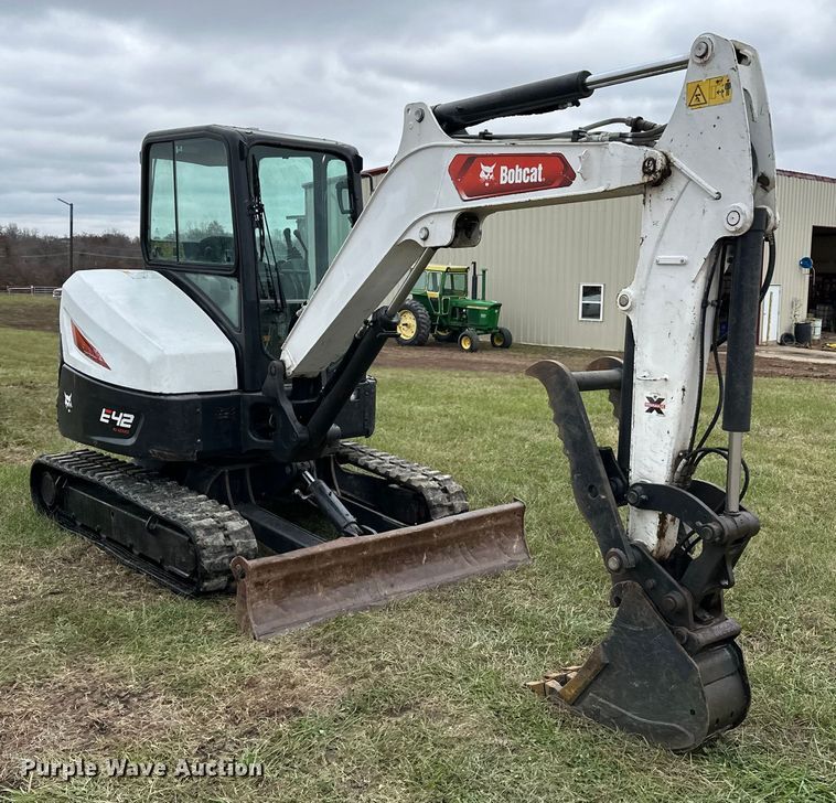 EXCAVADORA 2022 BOBCAT E42