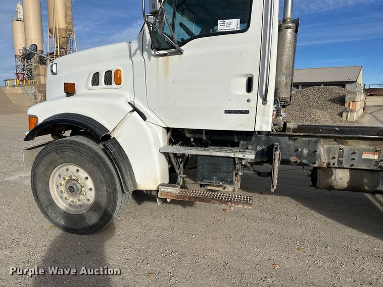 image for item DW4337 2003 Sterling L-Line truck cab and chassis