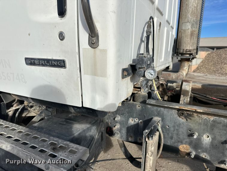 image for item DW4337 2003 Sterling L-Line truck cab and chassis