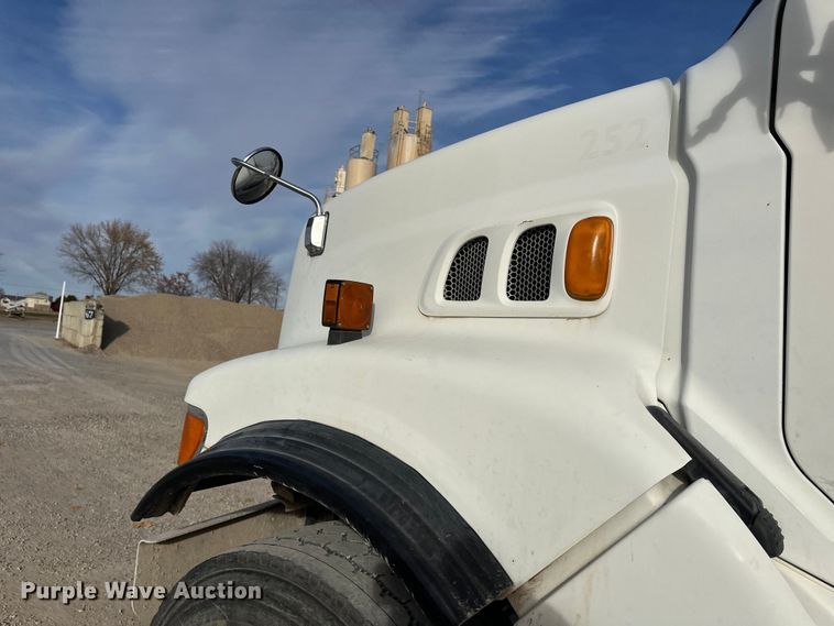 image for item DW4337 2003 Sterling L-Line truck cab and chassis