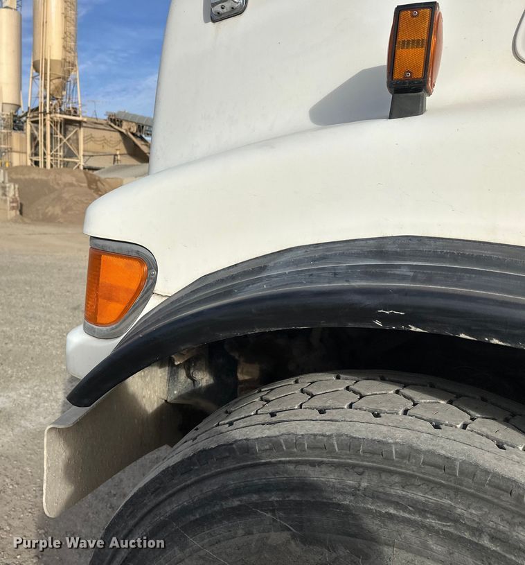 image for item DW4337 2003 Sterling L-Line truck cab and chassis