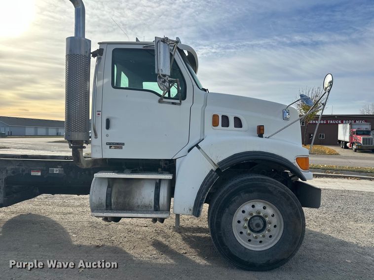 image for item DW4337 2003 Sterling L-Line truck cab and chassis