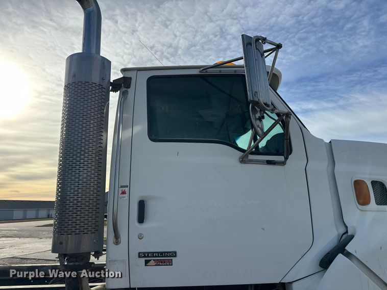 image for item DW4337 2003 Sterling L-Line truck cab and chassis