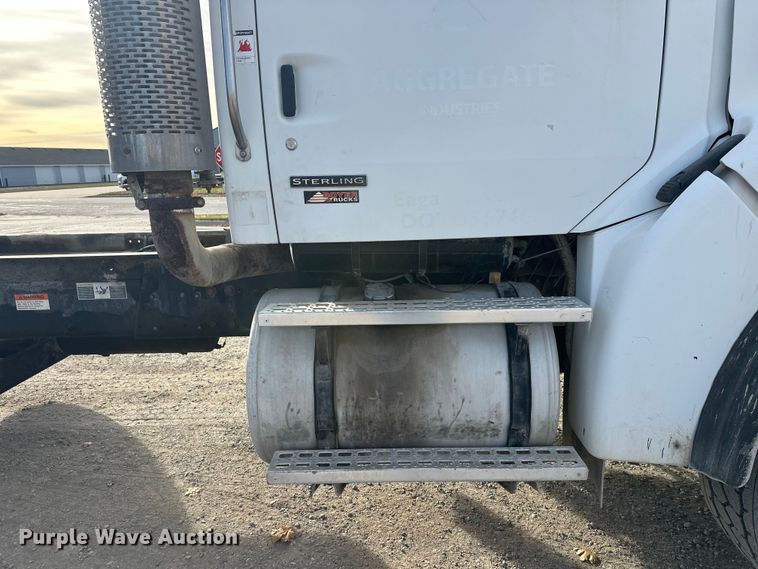 image for item DW4337 2003 Sterling L-Line truck cab and chassis