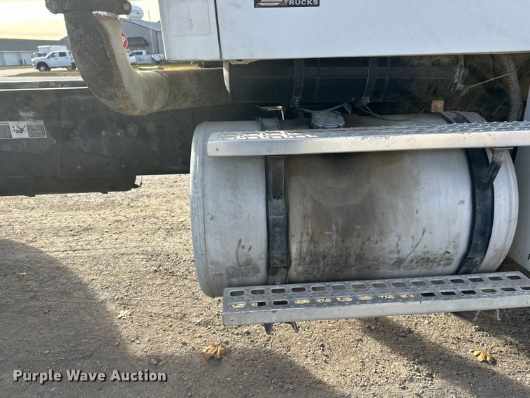 image for item DW4337 2003 Sterling L-Line truck cab and chassis