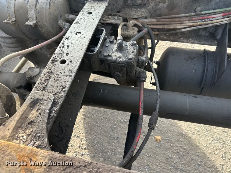 image for item DW4337 2003 Sterling L-Line truck cab and chassis