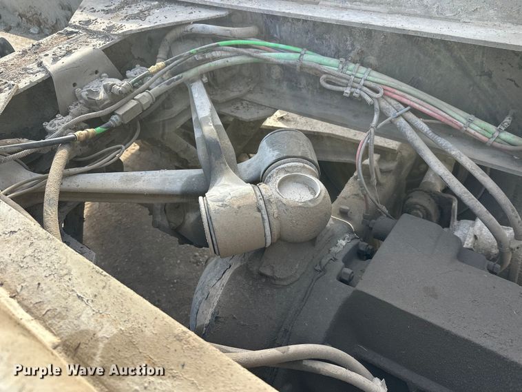 image for item DW4337 2003 Sterling L-Line truck cab and chassis