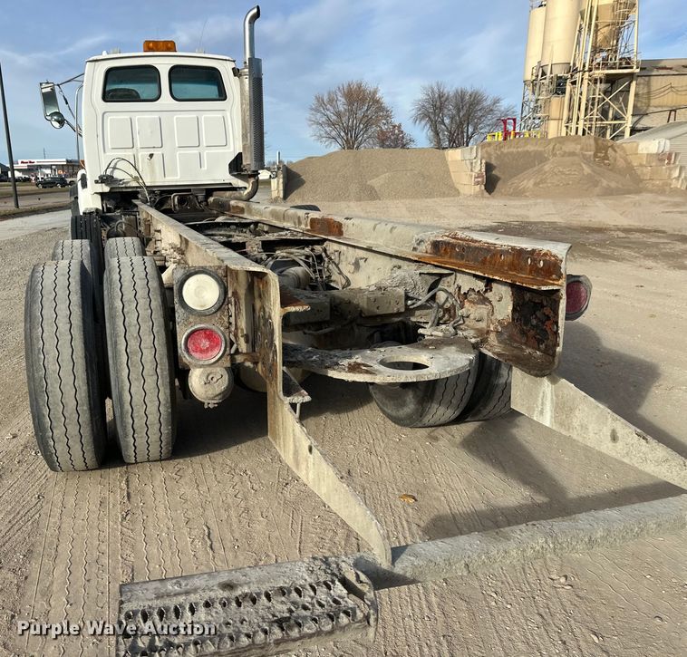 image for item DW4337 2003 Sterling L-Line truck cab and chassis