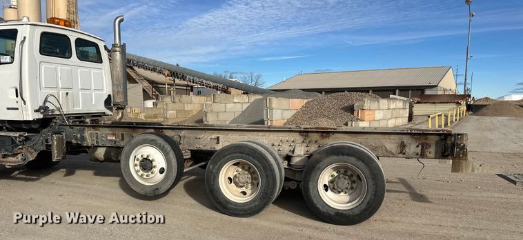 image for item DW4337 2003 Sterling L-Line truck cab and chassis