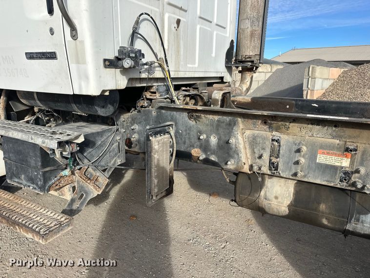 image for item DW4337 2003 Sterling L-Line truck cab and chassis