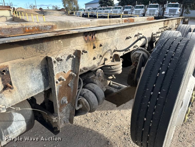 image for item DW4337 2003 Sterling L-Line truck cab and chassis