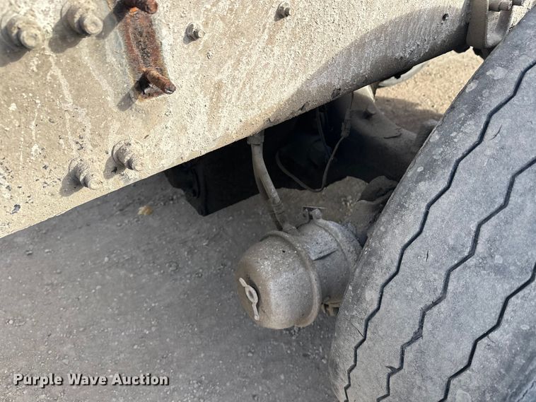 image for item DW4337 2003 Sterling L-Line truck cab and chassis