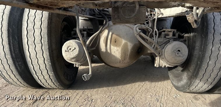 image for item DW4337 2003 Sterling L-Line truck cab and chassis