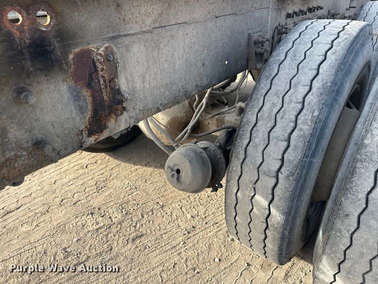 image for item DW4337 2003 Sterling L-Line truck cab and chassis