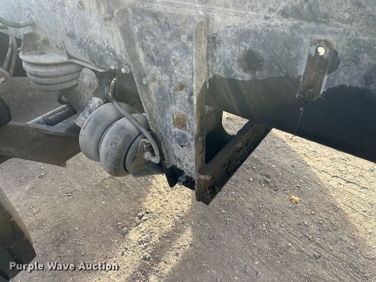 image for item DW4337 2003 Sterling L-Line truck cab and chassis