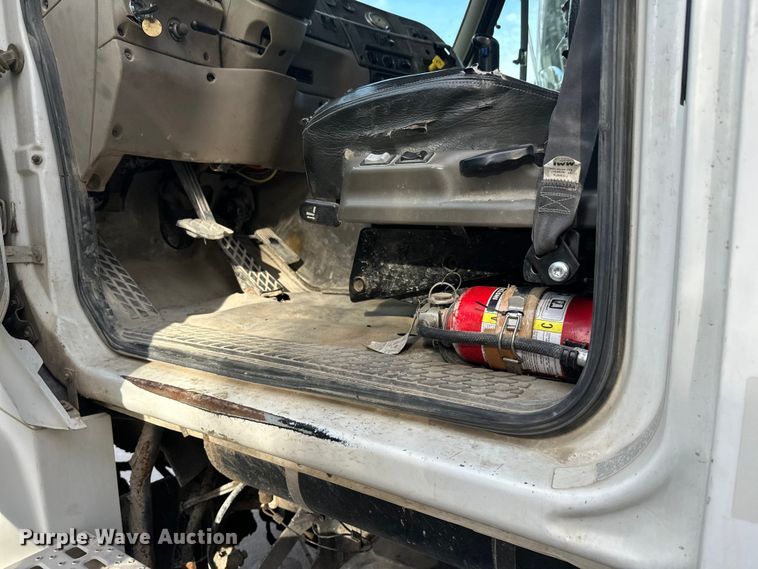 image for item DW4337 2003 Sterling L-Line truck cab and chassis