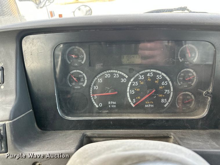 image for item DW4337 2003 Sterling L-Line truck cab and chassis