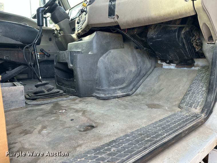 image for item DW4337 2003 Sterling L-Line truck cab and chassis