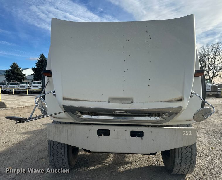 image for item DW4337 2003 Sterling L-Line truck cab and chassis