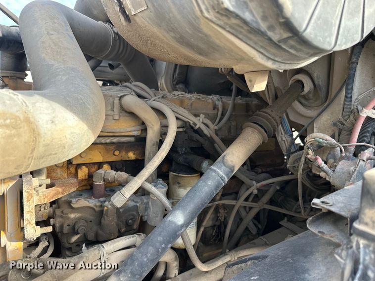 image for item DW4337 2003 Sterling L-Line truck cab and chassis