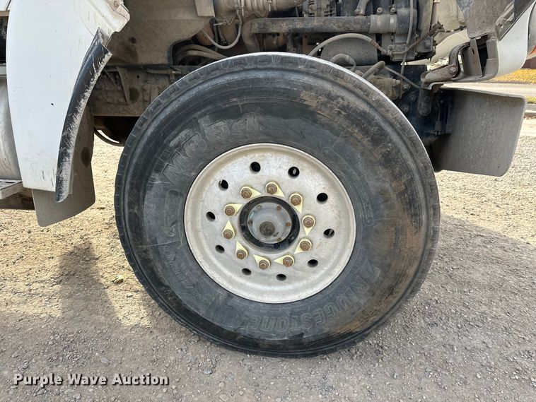 image for item DW4337 2003 Sterling L-Line truck cab and chassis