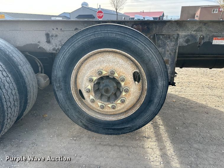 image for item DW4337 2003 Sterling L-Line truck cab and chassis