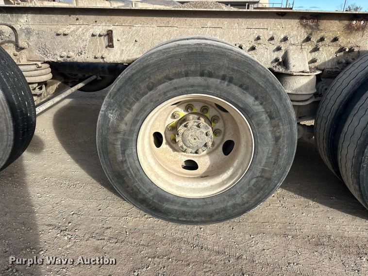 image for item DW4337 2003 Sterling L-Line truck cab and chassis