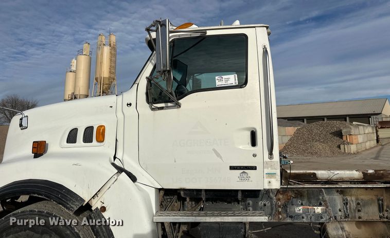 image for item DW4338 2003 Sterling L-Line truck cab and chassis