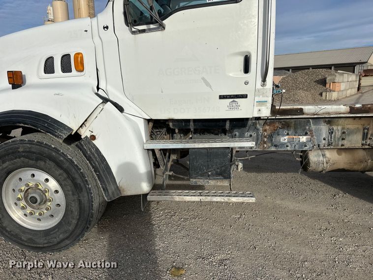 image for item DW4338 2003 Sterling L-Line truck cab and chassis