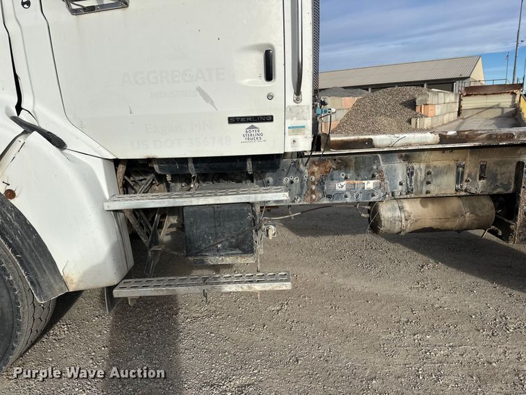 image for item DW4338 2003 Sterling L-Line truck cab and chassis