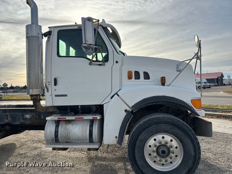 image for item DW4338 2003 Sterling L-Line truck cab and chassis