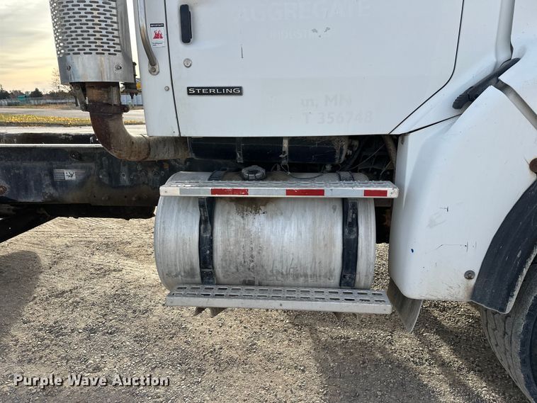 image for item DW4338 2003 Sterling L-Line truck cab and chassis