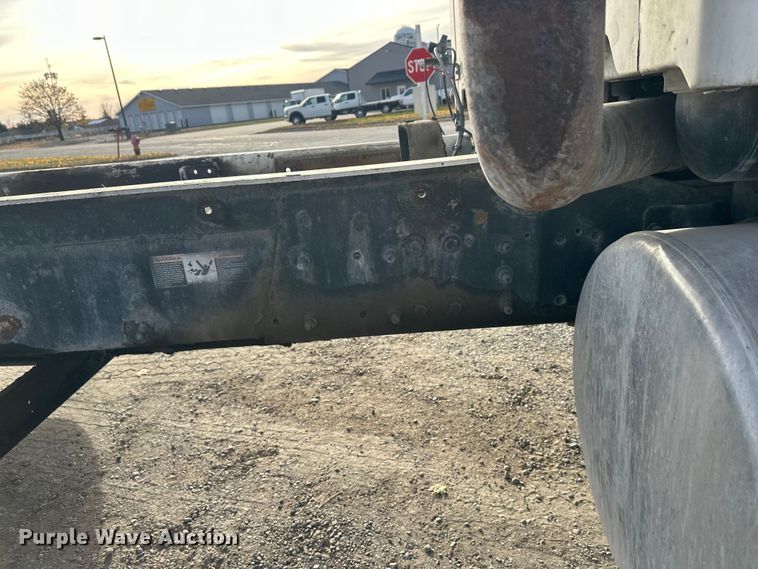 image for item DW4338 2003 Sterling L-Line truck cab and chassis