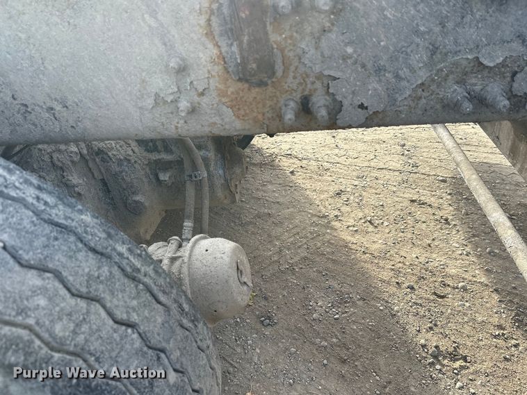 image for item DW4338 2003 Sterling L-Line truck cab and chassis