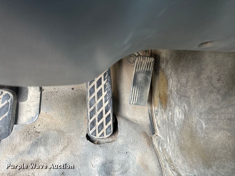 image for item DW4338 2003 Sterling L-Line truck cab and chassis