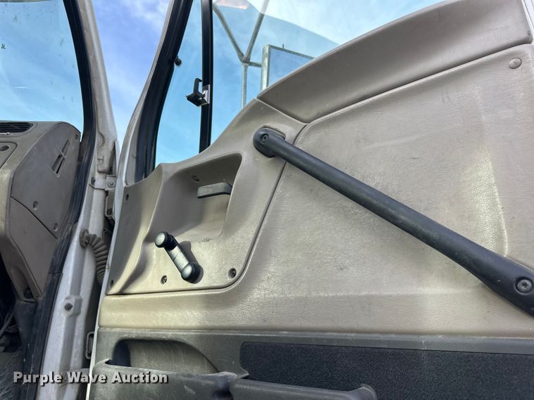 image for item DW4338 2003 Sterling L-Line truck cab and chassis