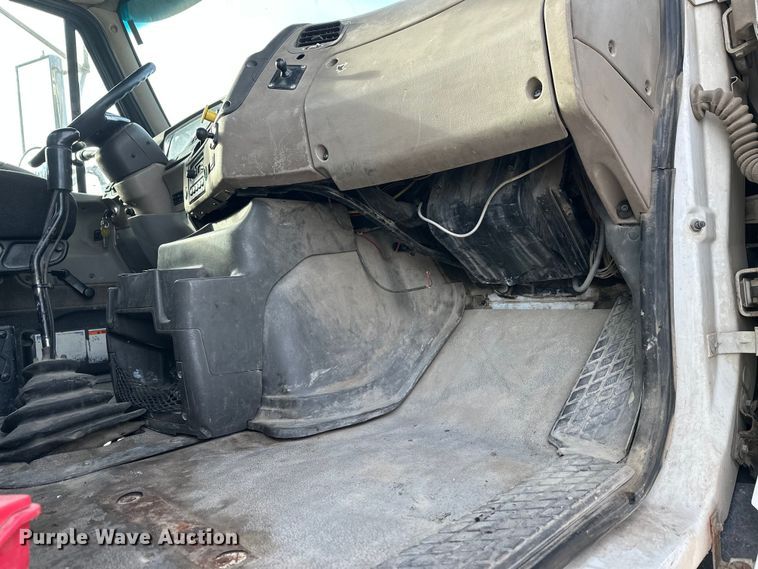 image for item DW4338 2003 Sterling L-Line truck cab and chassis