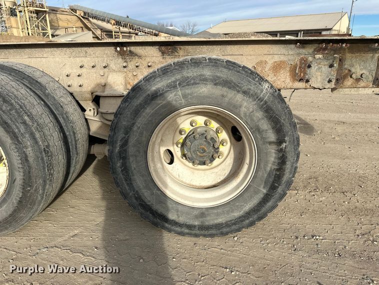 image for item DW4338 2003 Sterling L-Line truck cab and chassis