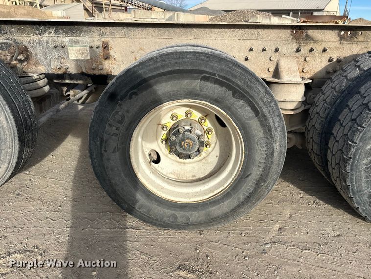 image for item DW4338 2003 Sterling L-Line truck cab and chassis