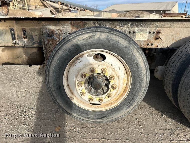 image for item DW4338 2003 Sterling L-Line truck cab and chassis