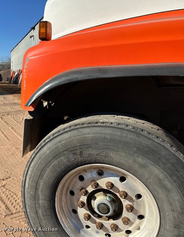 image for item DW4343 2006 International 5500i ready mix truck