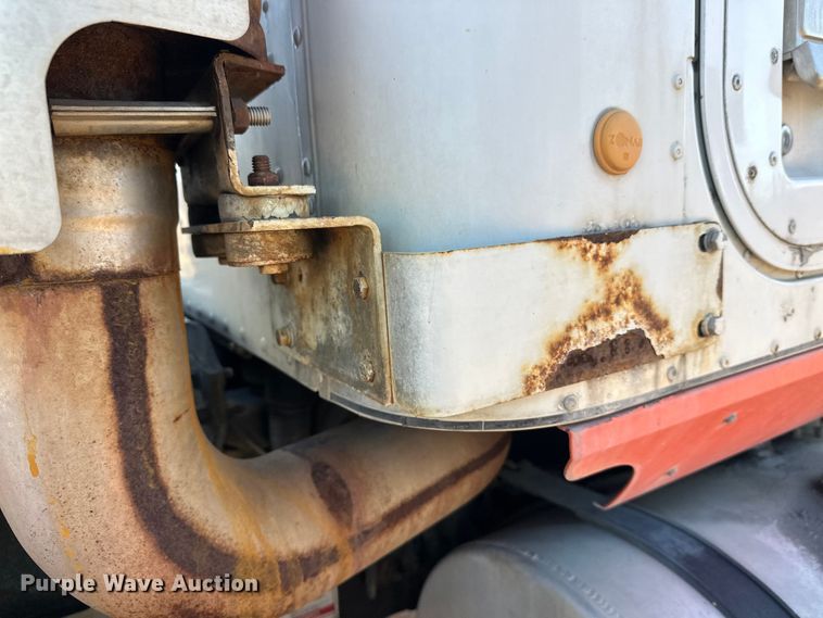 image for item DW4343 2006 International 5500i ready mix truck