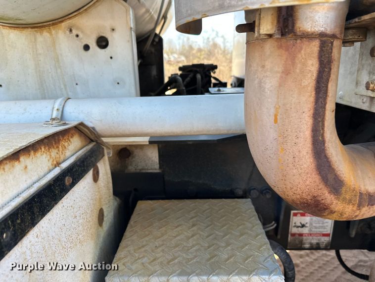 image for item DW4343 2006 International 5500i ready mix truck